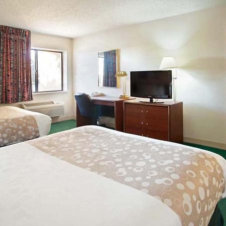 Norwood Inn & Suites Indianapolis East Post Drive Kültér fotó