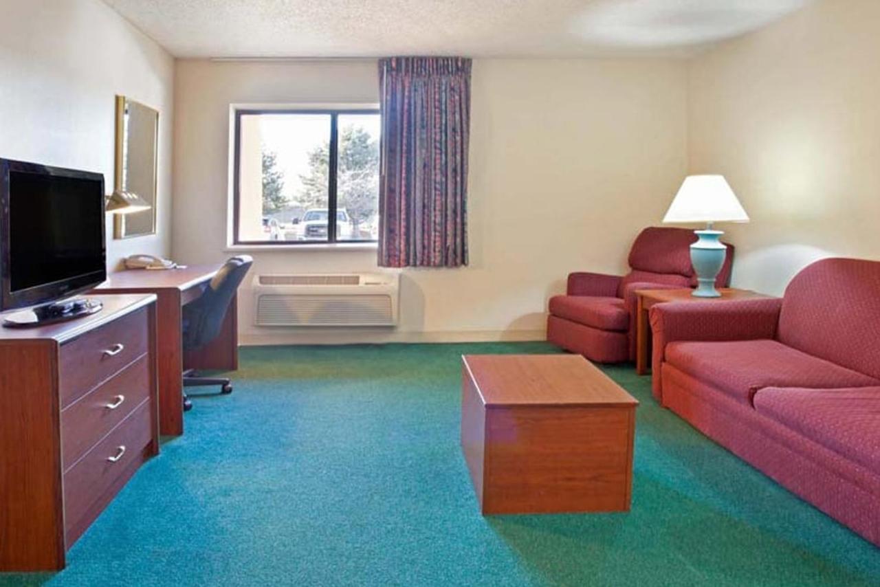 Norwood Inn & Suites Indianapolis East Post Drive Kültér fotó