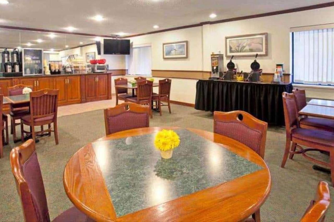 Norwood Inn & Suites Indianapolis East Post Drive Kültér fotó