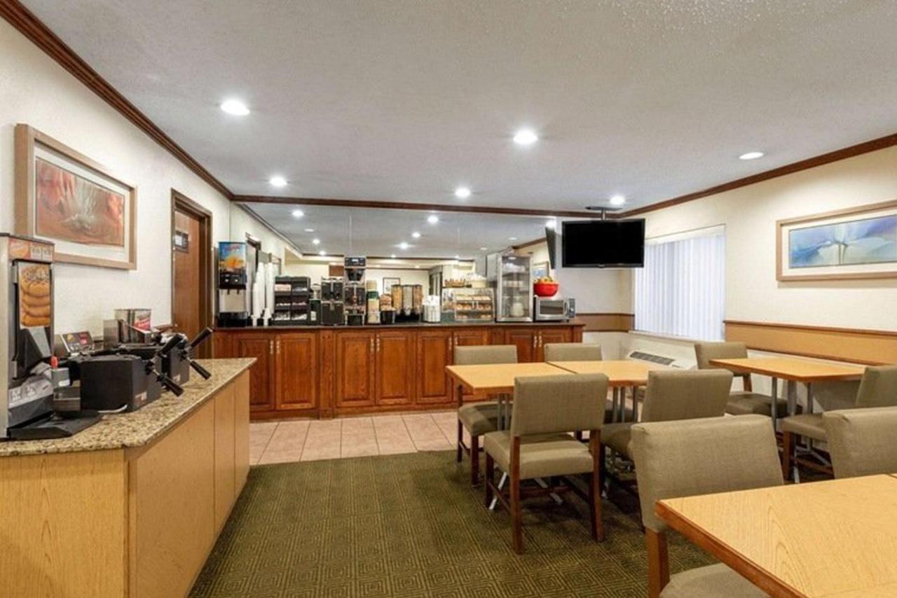 Norwood Inn & Suites Indianapolis East Post Drive Kültér fotó