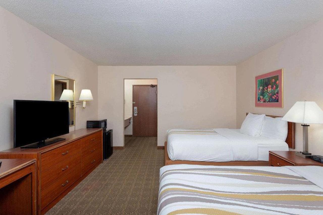 Norwood Inn & Suites Indianapolis East Post Drive Kültér fotó