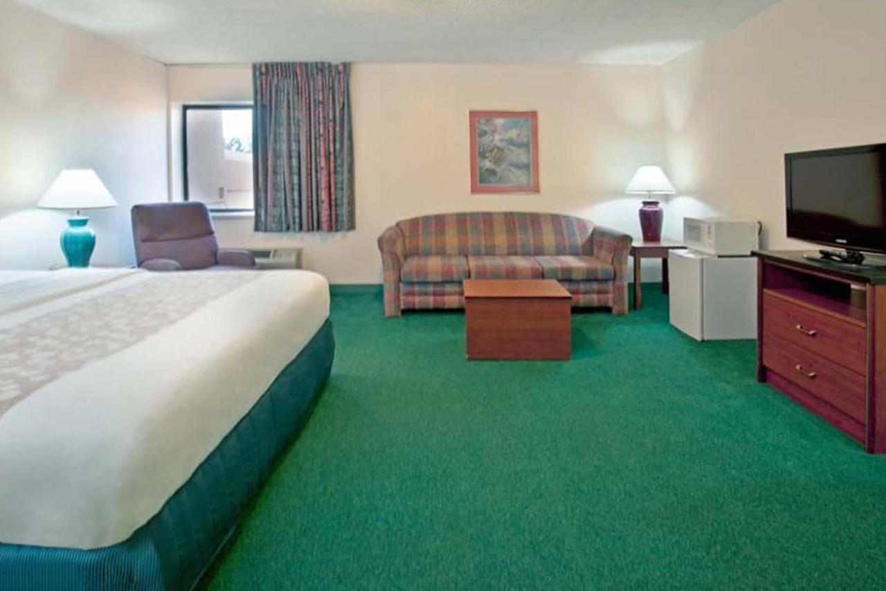 Norwood Inn & Suites Indianapolis East Post Drive Kültér fotó