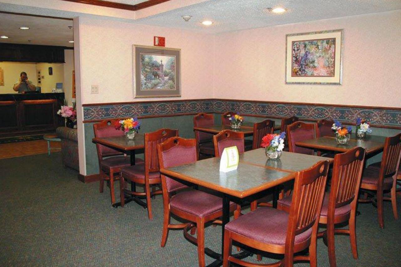 Norwood Inn & Suites Indianapolis East Post Drive Kültér fotó
